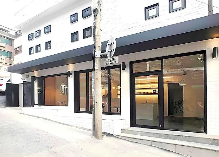 Cube Itaewon Hostel *